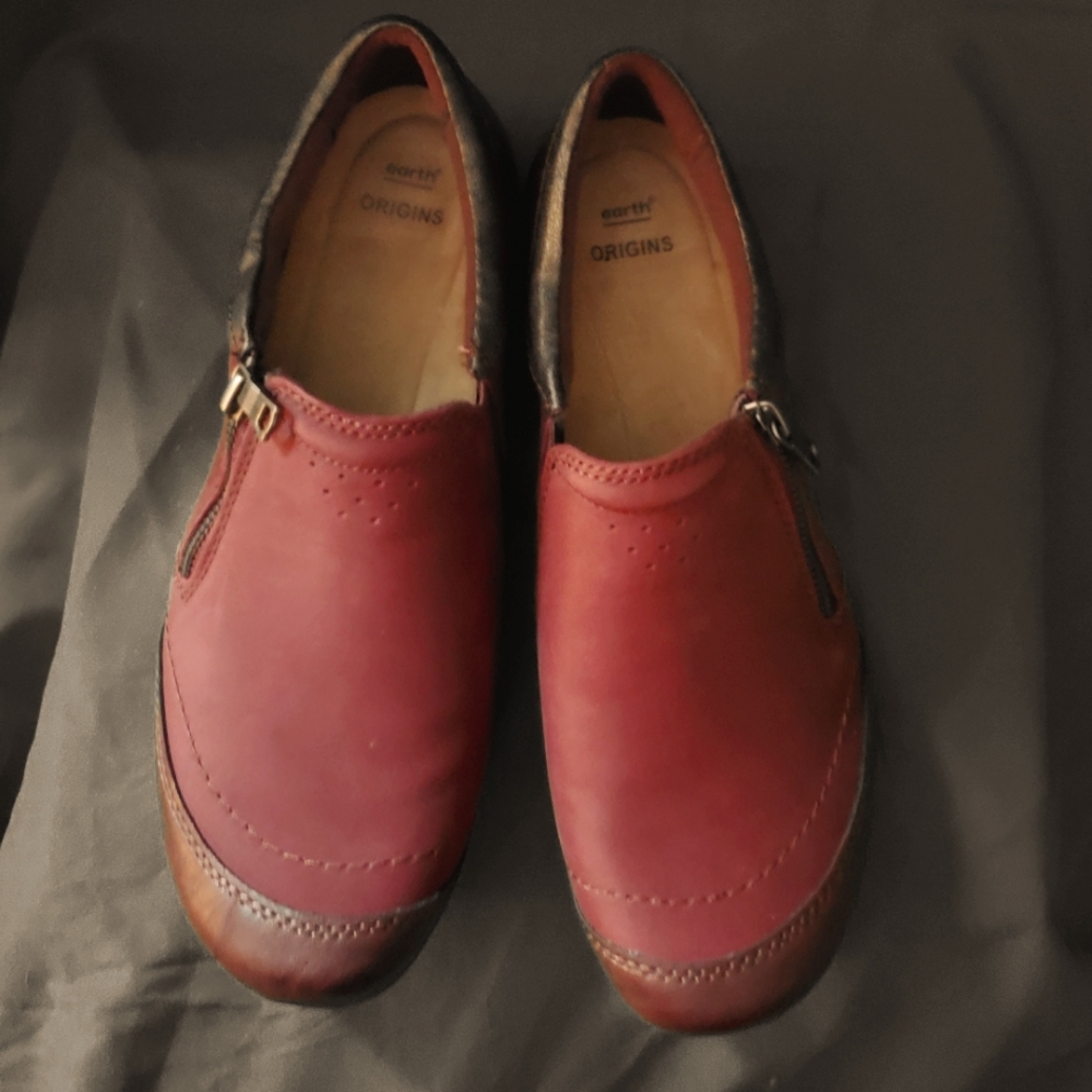 NEW Earth Origins Leather Clogs in Rouge Merlot